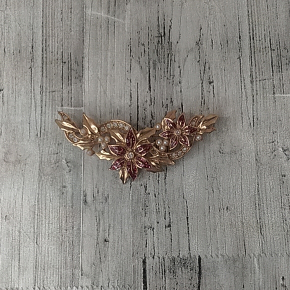 Flower Brooch Gold Tone--47 - Picture 2 of 4